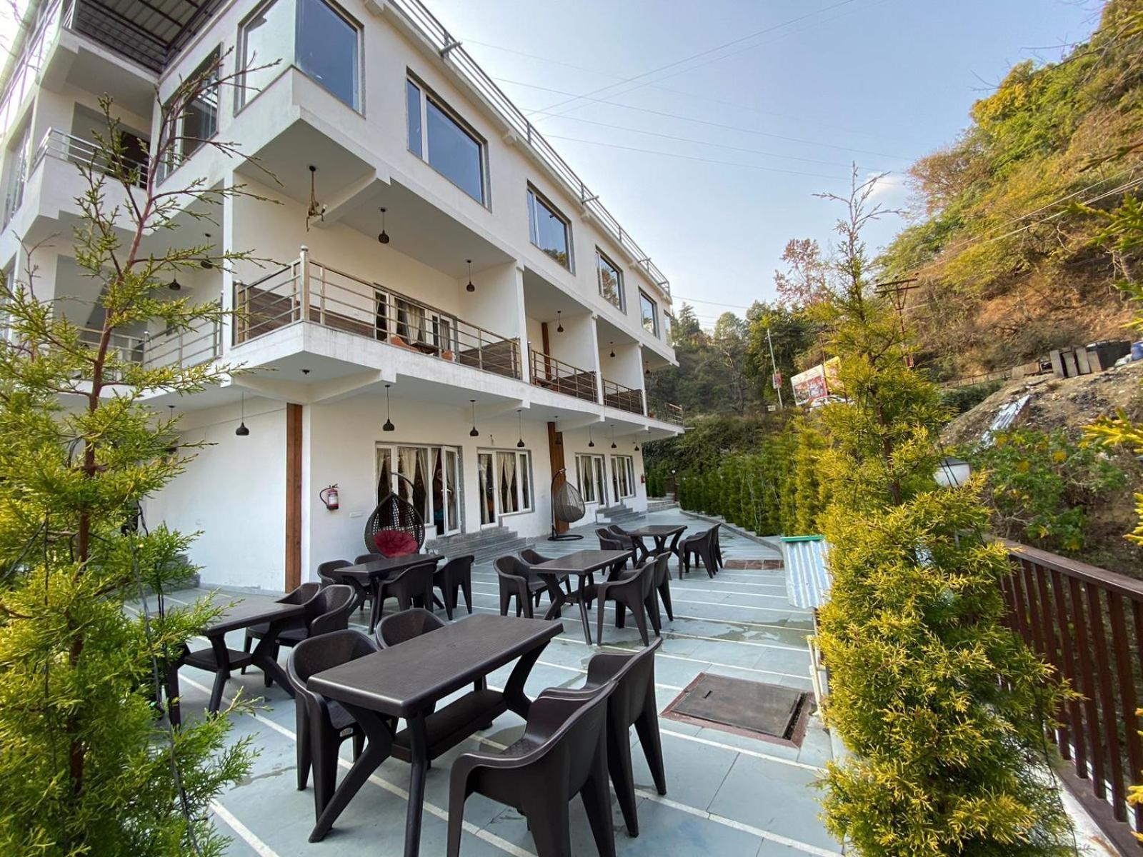The Aesthetic Hotel & Restaurant Bhimtal Exterior photo